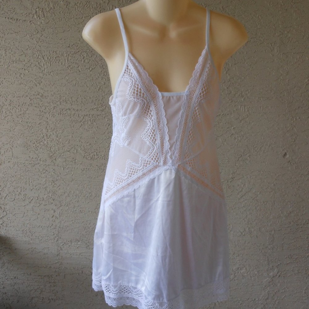 FREDERICK'S White Nightie NWOT